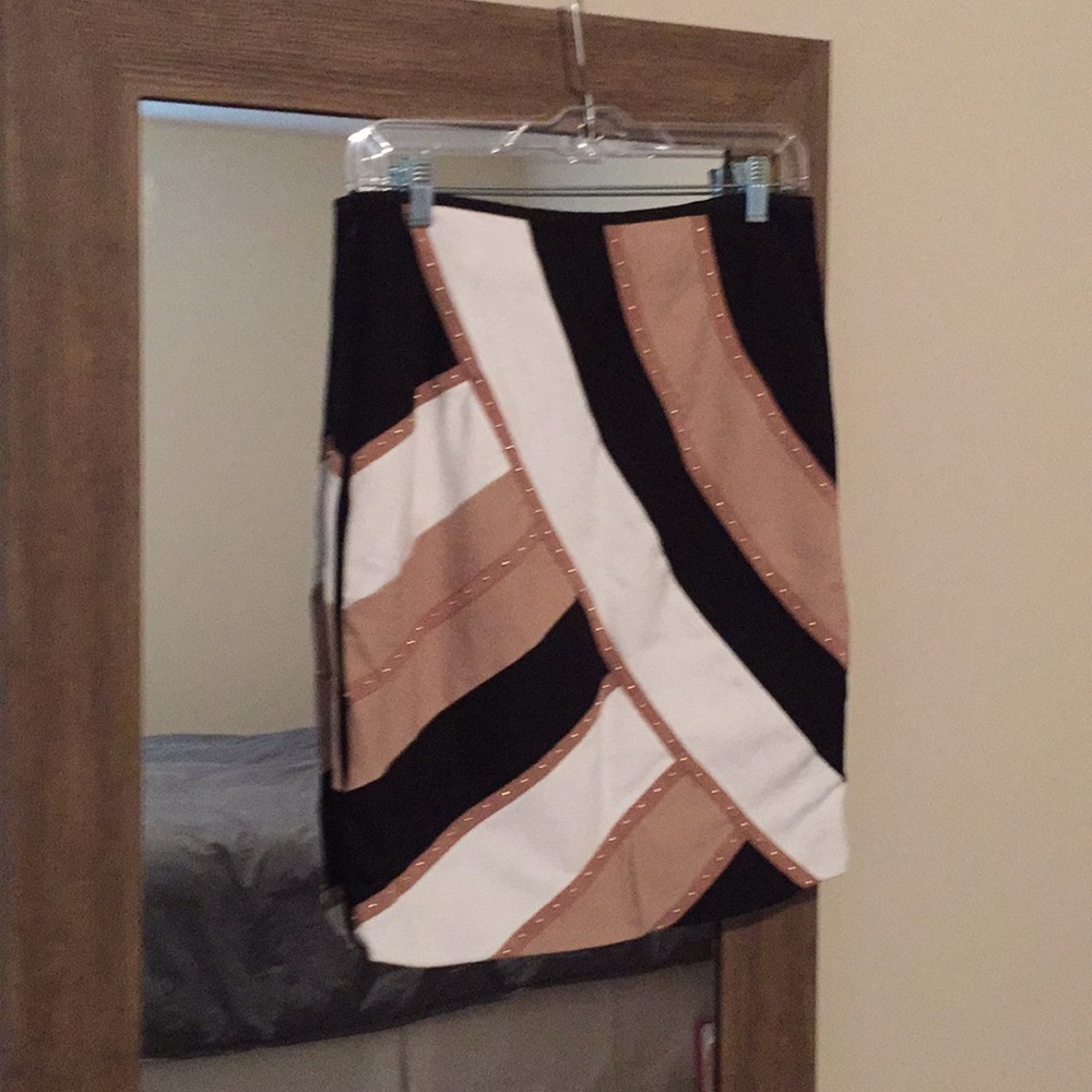 White House | Black Market Skirt. Size 6.